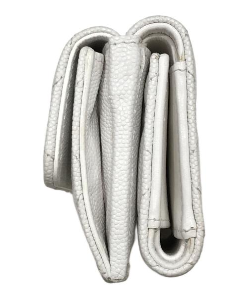CHANEL（シャネル）CHANEL (シャネル) キャビア-コンパクトウォレット ホワイトの古着・服飾アイテム