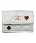 CHANEL（シャネル）の古着「キャビア-コンパクトウォレット」｜ホワイト