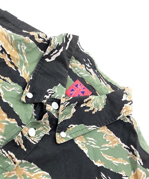 A BATHING APE（アベイシングエイプ）A BATHING APE (ア ベイシング エイプ) タイガーカモフラージュ柄シャツ オリーブ サイズ:Lの古着・服飾アイテム