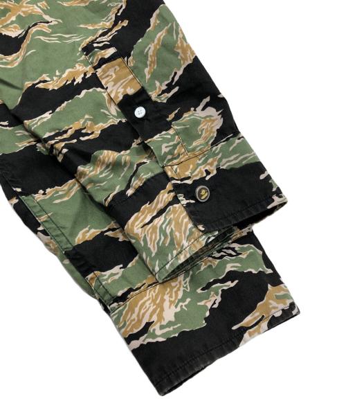 A BATHING APE（アベイシングエイプ）A BATHING APE (ア ベイシング エイプ) タイガーカモフラージュ柄シャツ オリーブ サイズ:Lの古着・服飾アイテム