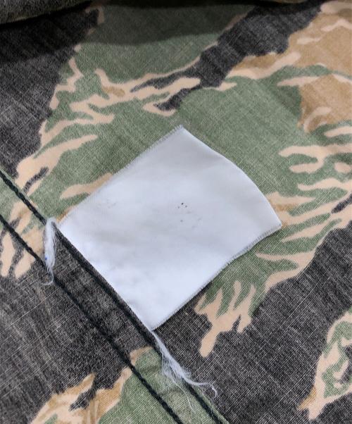 A BATHING APE（アベイシングエイプ）A BATHING APE (ア ベイシング エイプ) タイガーカモフラージュ柄シャツ オリーブ サイズ:Lの古着・服飾アイテム