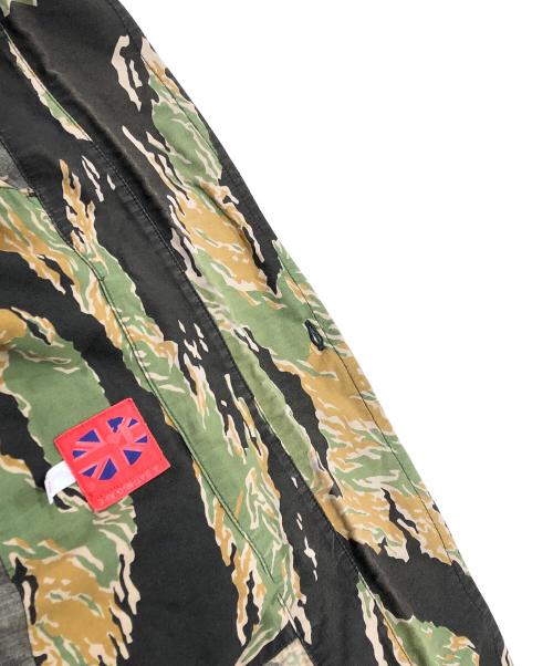 A BATHING APE（アベイシングエイプ）A BATHING APE (ア ベイシング エイプ) タイガーカモフラージュ柄シャツ オリーブ サイズ:Lの古着・服飾アイテム