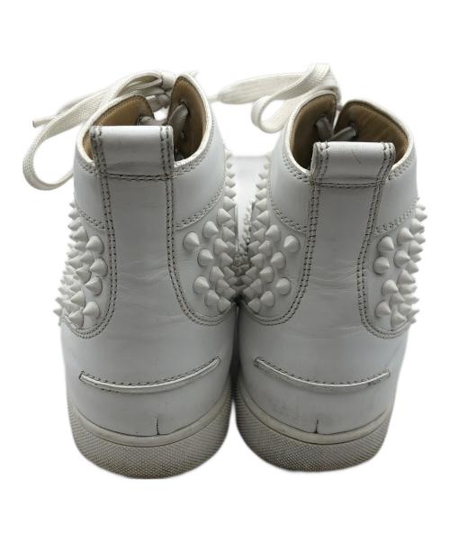 Christian Louboutin（クリスチャン・ルブタン）Christian Louboutin (クリスチャン・ルブタン) louis spikes/ルイスフラット スタッズスニーカー ホワイト サイズ:42½の古着・服飾アイテム
