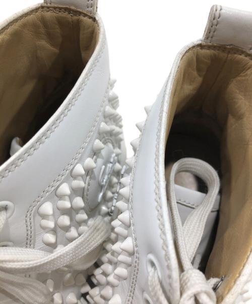 Christian Louboutin（クリスチャン・ルブタン）Christian Louboutin (クリスチャン・ルブタン) louis spikes/ルイスフラット スタッズスニーカー ホワイト サイズ:42½の古着・服飾アイテム