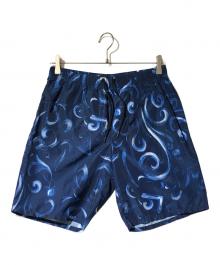 VERSACE（ヴェルサーチェ）の古着「プリントショートパンツ」｜ブルー