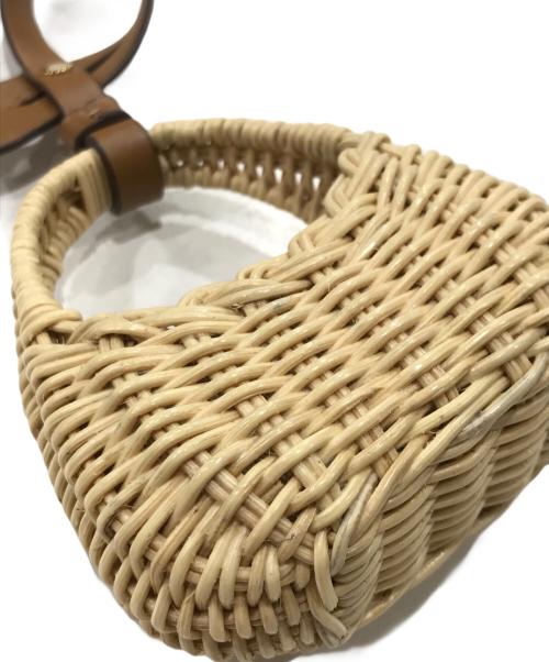 MIU MIU（ミュウミュウ）MIU MIU (ミュウミュウ) ウィッカートリックチャーム ベージュの古着・服飾アイテム