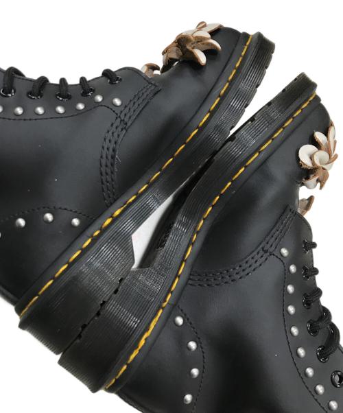 Dr.Martens（ドクターマーチン）Dr.Martens (ドクターマーチン) フラーワーアップリケ8ホールブーツ ブラック サイズ:UK5の古着・服飾アイテム