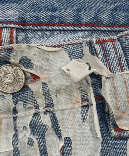 DIESEL（ディーゼル）DIESEL (ディーゼル) STRAIGHT FIT MID-RIZE LIGHTLY JEANS インディゴ サイズ:30の古着・服飾アイテム