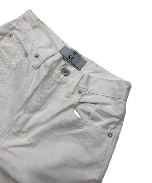 Curensology（カレンソロジー）Curensology (カレンソロジー) ＜&RC＞カーヴィーデニムパンツ アイボリー サイズ:32の古着・服飾アイテム
