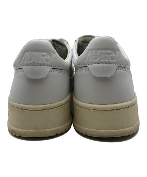 AUTRY（オートリ―）AUTRY (オートリ―) メダリスト/MEDALIST LOW ホワイト サイズ:43の古着・服飾アイテム
