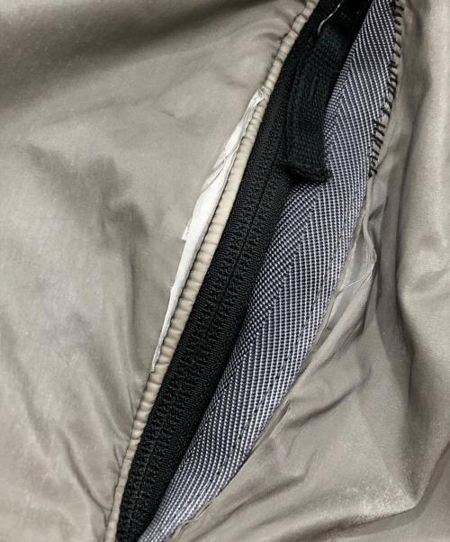 STONE ISLAND（ストーンアイランド）STONE ISLAND (ストーンアイランド) 加工ナイロンジャケット/LIQUID SILK JACKET グレー サイズ:XXXLの古着・服飾アイテム