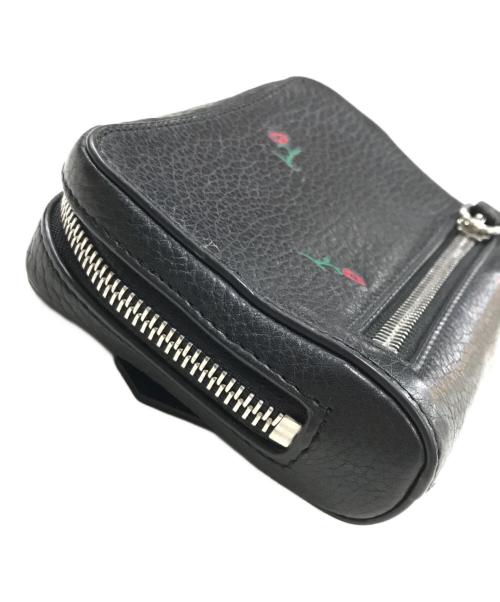 ALEXANDER WANG（アレキサンダー・ワン）ALEXANDER WANG (アレキサンダーワン) ローズプリントラウンドジップウォレット ブラックの古着・服飾アイテム