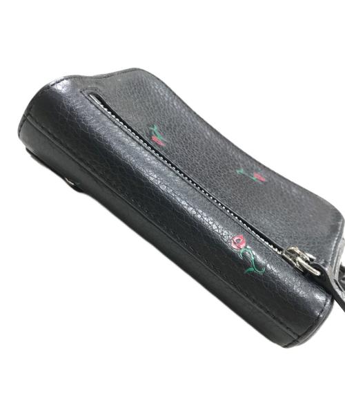 ALEXANDER WANG（アレキサンダー・ワン）ALEXANDER WANG (アレキサンダーワン) ローズプリントラウンドジップウォレット ブラックの古着・服飾アイテム