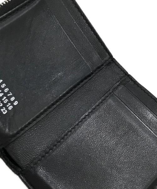 Maison Margiela（メゾンマルジェラ）Maison Margiela (メゾンマルジェラ) グラフティ3つ折り財布 ホワイトの古着・服飾アイテム