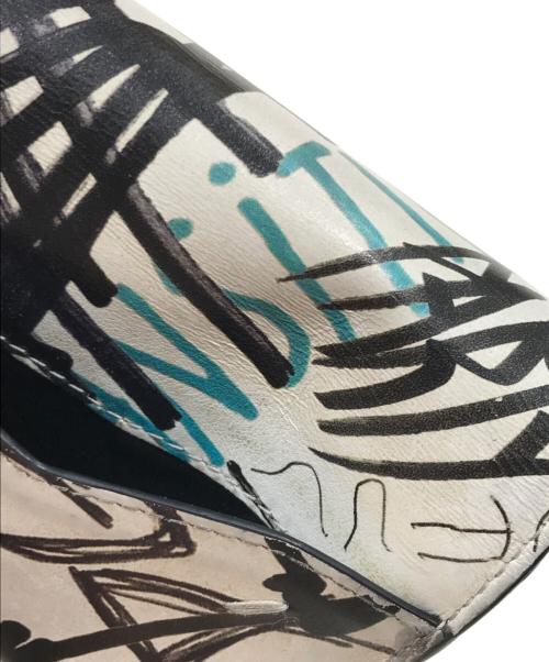 Maison Margiela（メゾンマルジェラ）Maison Margiela (メゾンマルジェラ) グラフティ3つ折り財布 ホワイトの古着・服飾アイテム