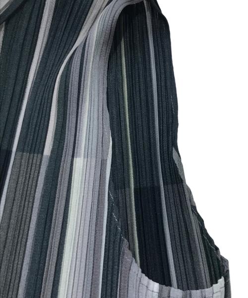 PLEATS PLEASE（プリーツプリーズ）PLEATS PLEASE (プリーツプリーズ) プリーツタイベスト カーキ×ブラック サイズ:3の古着・服飾アイテム