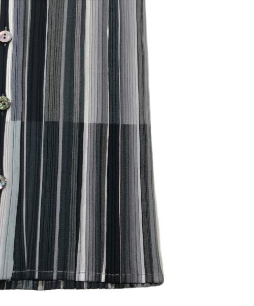 PLEATS PLEASE（プリーツプリーズ）PLEATS PLEASE (プリーツプリーズ) プリーツタイベスト カーキ×ブラック サイズ:3の古着・服飾アイテム