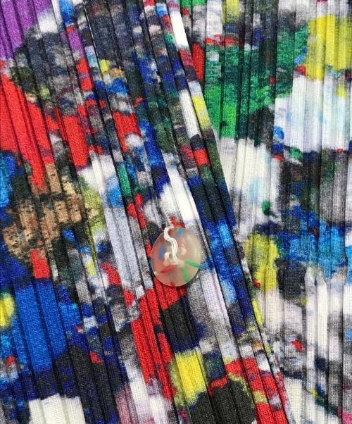 PLEATS PLEASE（プリーツプリーズ）PLEATS PLEASE (プリーツプリーズ) 総柄転写プリーツシャツ マルチカラー サイズ:3の古着・服飾アイテム