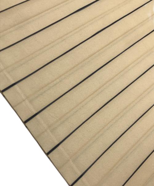 ISSEY MIYAKE（イッセイミヤケ）ISSEY MIYAKE (イッセイミヤケ) ストライププリーツカットソー ベージュ サイズ:Mの古着・服飾アイテム