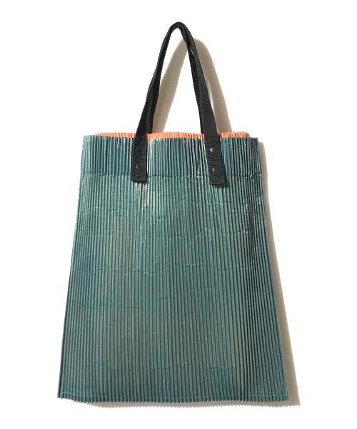 ISSEY MIYAKE（イッセイミヤケ）ISSEY MIYAKE (イッセイミヤケ) ポリプリーツトートバッグ グリーンの古着・服飾アイテム