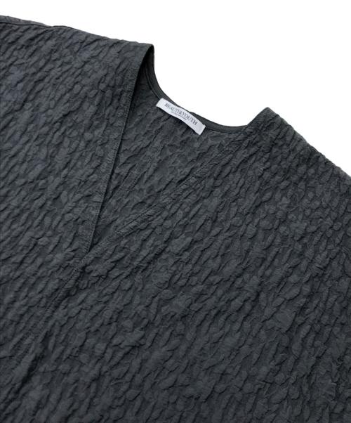 BEAUTY&YOUTH（ビューティーアンドユース）BEAUTY&YOUTH (ビューティーアンドユース) ジャガードVネックワンピース グレー サイズ:Mの古着・服飾アイテム