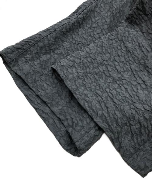 BEAUTY&YOUTH（ビューティーアンドユース）BEAUTY&YOUTH (ビューティーアンドユース) ジャガードVネックワンピース グレー サイズ:Mの古着・服飾アイテム