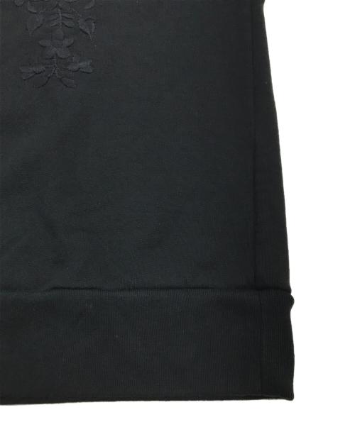 DISCOVERED（ディスカバード）DISCOVERED (ディスカバード) フラワーステッチスウェット ブラック サイズ:3の古着・服飾アイテム