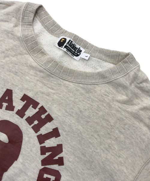 A BATHING APE（アベイシングエイプ）A BATHING APE (ア ベイシング エイプ) カレッジロゴプリントスウェット ベージュ サイズ:Lの古着・服飾アイテム