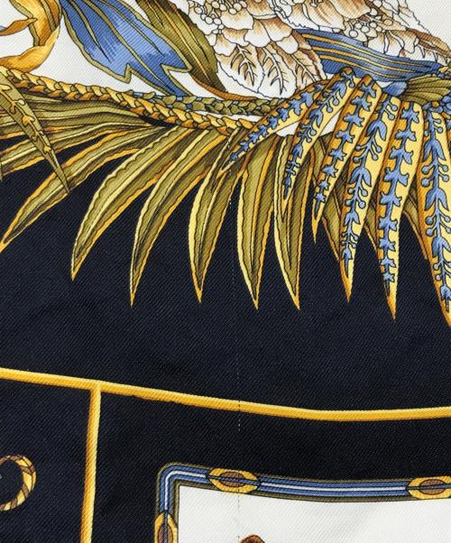 Salvatore Ferragamo（サルヴァトーレ フェラガモ）Salvatore Ferragamo (サルヴァトーレ フェラガモ) 大判シルクスカーフ マルチカラーの古着・服飾アイテム