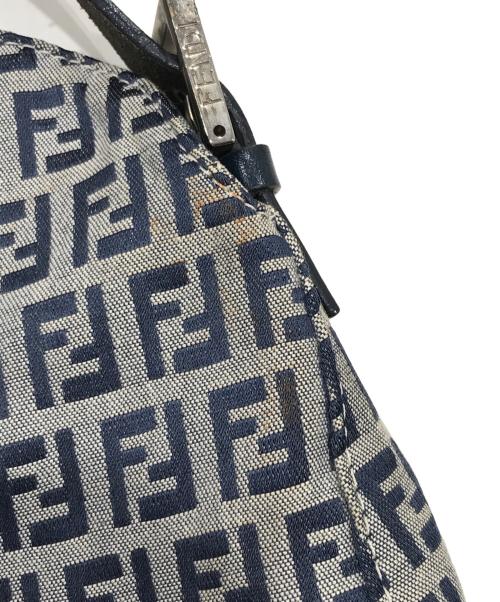 FENDI（フェンディ）FENDI (フェンディ) ズッキーノ柄マンマショルダーバッグ グレー×ネイビーの古着・服飾アイテム