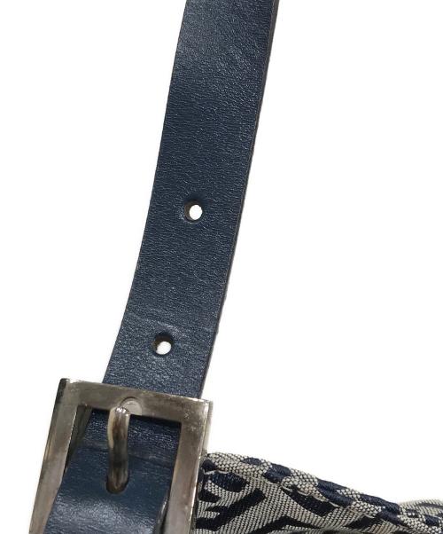 FENDI（フェンディ）FENDI (フェンディ) ズッキーノ柄マンマショルダーバッグ グレー×ネイビーの古着・服飾アイテム