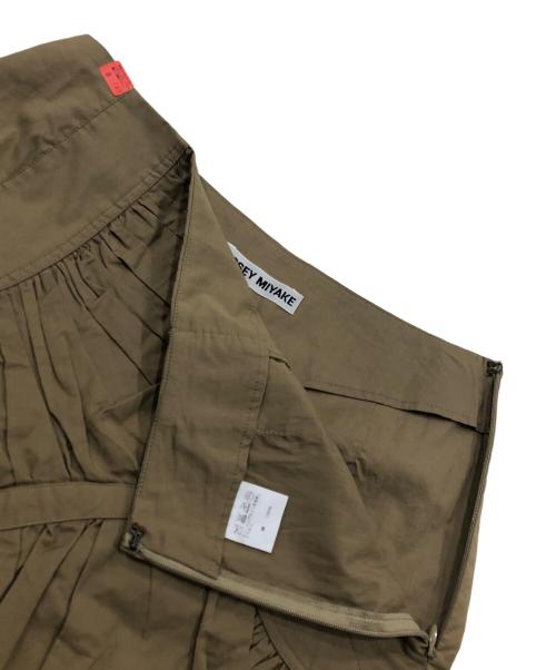 ISSEY MIYAKE（イッセイミヤケ）ISSEY MIYAKE (イッセイミヤケ) サイドジップ切替スカート ブラウン サイズ:2の古着・服飾アイテム