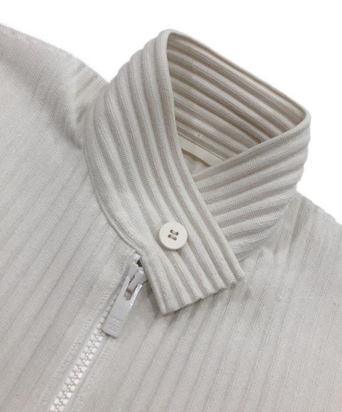 HOMME PLISSE ISSEY MIYAKE（オム プリッセ イッセイ ミヤケ）HOMME PLISSE ISSEY MIYAKE (オム プリッセ イッセイ ミヤケ) プリーツジャケット アイボリー サイズ:2の古着・服飾アイテム