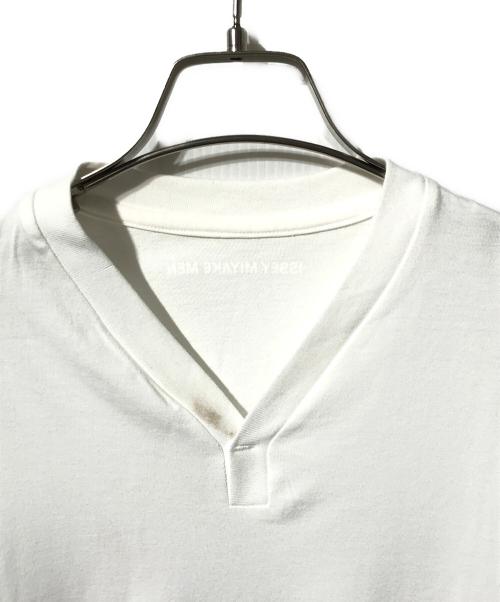 ISSEY MIYAKE MEN（イッセイミヤケメン）ISSEY MIYAKE MEN (イッセイミヤケメン) VネックTシャツ ホワイト サイズ:1の古着・服飾アイテム
