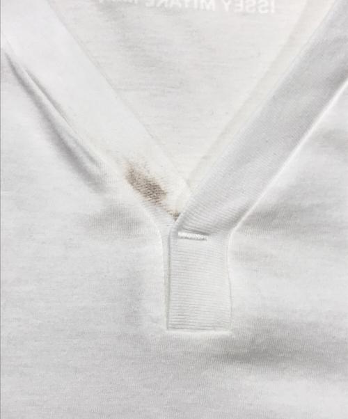 ISSEY MIYAKE MEN（イッセイミヤケメン）ISSEY MIYAKE MEN (イッセイミヤケメン) VネックTシャツ ホワイト サイズ:1の古着・服飾アイテム