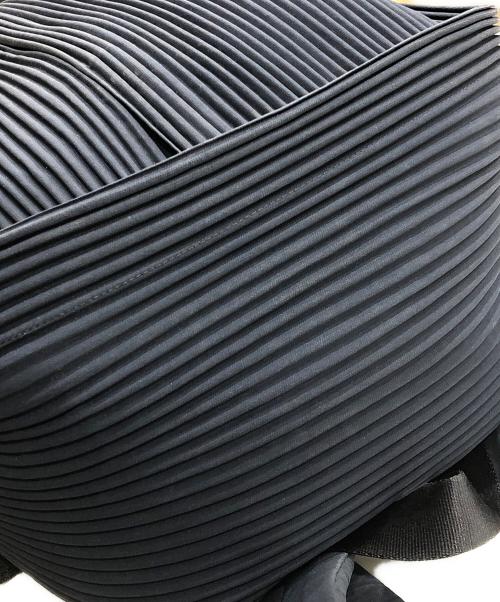 HOMME PLISSE ISSEY MIYAKE（オム プリッセ イッセイ ミヤケ）HOMME PLISSE ISSEY MIYAKE (オム プリッセ イッセイ ミヤケ) プリーツバックパック ブルーの古着・服飾アイテム