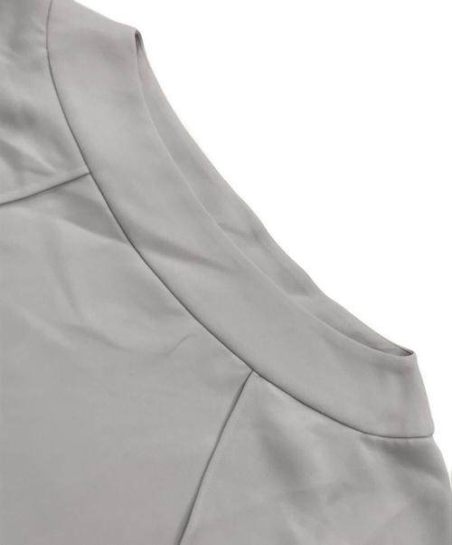 Noble（ノーブル）Noble (ノーブル) スクエアケープスリーブブラウス グレー サイズ:表記なしの古着・服飾アイテム