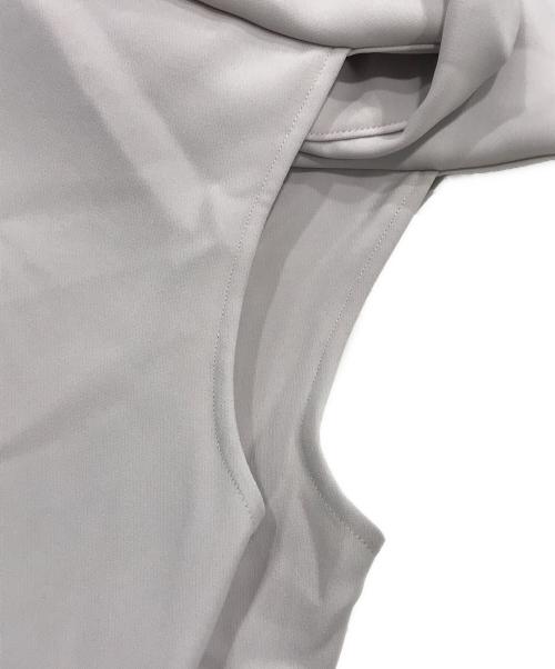 Noble（ノーブル）Noble (ノーブル) スクエアケープスリーブブラウス グレー サイズ:表記なしの古着・服飾アイテム