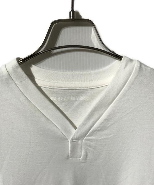ISSEY MIYAKE MEN（イッセイミヤケメン）ISSEY MIYAKE MEN (イッセイミヤケメン) VネックTシャツ ホワイト サイズ:1の古着・服飾アイテム