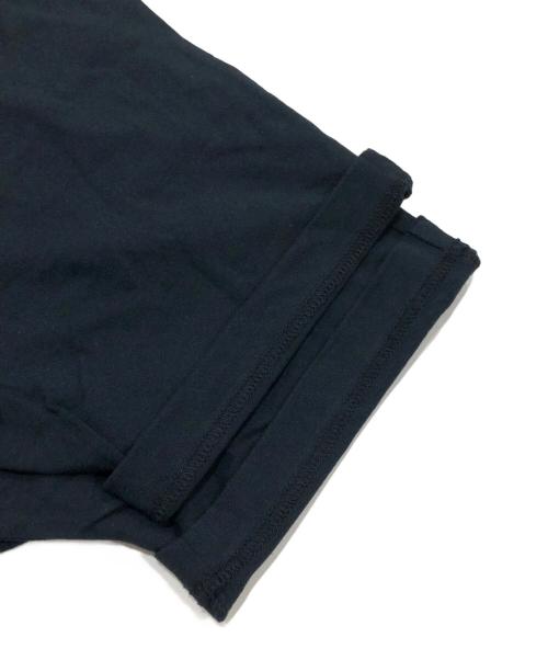 HOMME PLISSE ISSEY MIYAKE（オム プリッセ イッセイ ミヤケ）HOMME PLISSE ISSEY MIYAKE (オム プリッセ イッセイ ミヤケ) 'RELEASE' T-SHIRT ブラック サイズ:2の古着・服飾アイテム