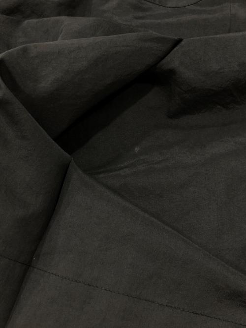 HOMME PLISSE ISSEY MIYAKE（オム プリッセ イッセイ ミヤケ）HOMME PLISSE ISSEY MIYAKE (オム プリッセ イッセイ ミヤケ) スタンドカラーパッカブルシャツ ブラック サイズ:2の古着・服飾アイテム