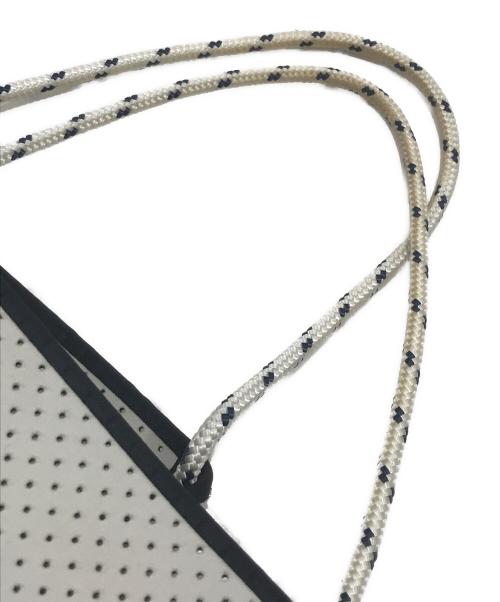 STATE OF ESCAPE（ステイトオブエスケープ）STATE OF ESCAPE (ステイトオブエスケープ) フライングソロ パンチングトートバッグ ホワイトの古着・服飾アイテム