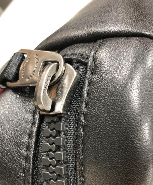 COACH（コーチ）COACH (コーチ) ボディーバッグ ブラックの古着・服飾アイテム