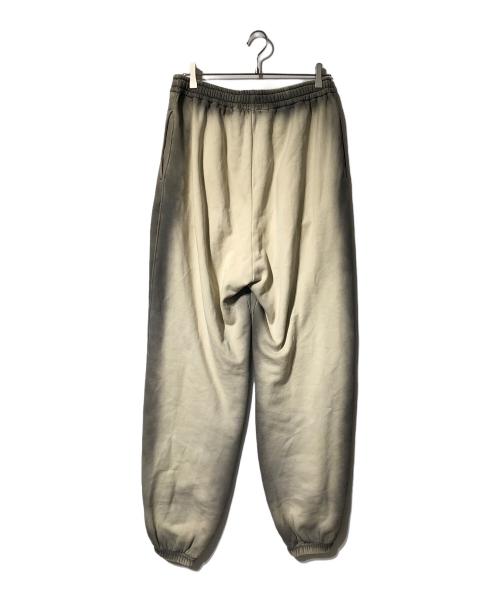 Y. PROJECT（ワイプロジェクト）Y. PROJECT (ワイプロジェクト) Pinched Logo スウェットパンツ ベージュ×グレー サイズ:Ｓの古着・服飾アイテム