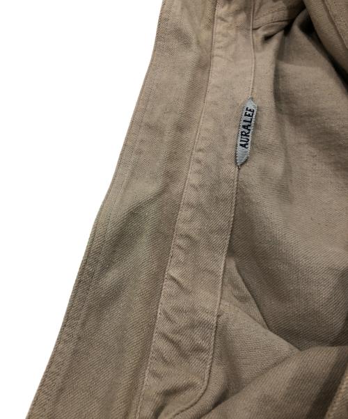 AURALEE（オーラリー）AURALEE (オーラリー) BOTANICAL DYED SELVEDGE DENIM SHIRTS BLOUSON ブラウン サイズ:4の古着・服飾アイテム
