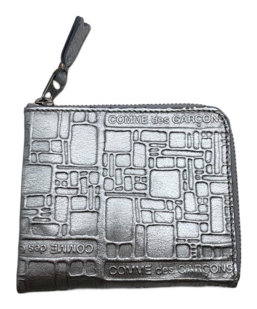 COMME des GARCONS（コムデギャルソン）COMME des GARCONS (コムデギャルソン) EMBOSSED LOGOTYPE シルバーの古着・服飾アイテム