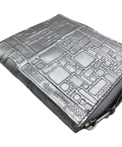 COMME des GARCONS（コムデギャルソン）COMME des GARCONS (コムデギャルソン) EMBOSSED LOGOTYPE シルバーの古着・服飾アイテム