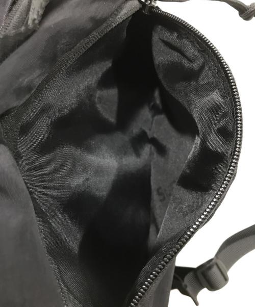 SUPREME（シュプリーム）Supreme (シュプリーム) Sling Bag ブラックの古着・服飾アイテム