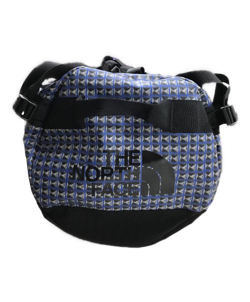 THE NORTH FACE（ザ ノース フェイス）THE NORTH FACE (ザ ノース フェイス) SUPREME (シュプリーム) Studded Small Base Camp Duffle Bag（スタデッド　スモール　ベース　キャンプ　ダッフル　バッグ） ブルー×ブラックの古着・服飾アイテム