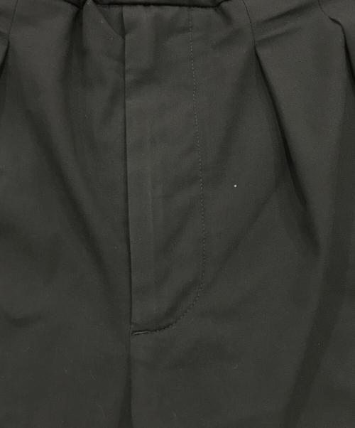 WHITE MOUNTAINEERING（ホワイトマウンテ二アニング）WHITE MOUNTAINEERING (ホワイトマウンテ二アニング) STRETCHED HYBRID WIDE TAPERED PANTS ブラックの古着・服飾アイテム